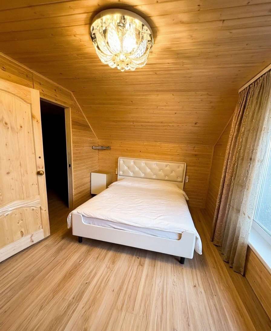 Дом, 76,5 м² — Строителей, 12