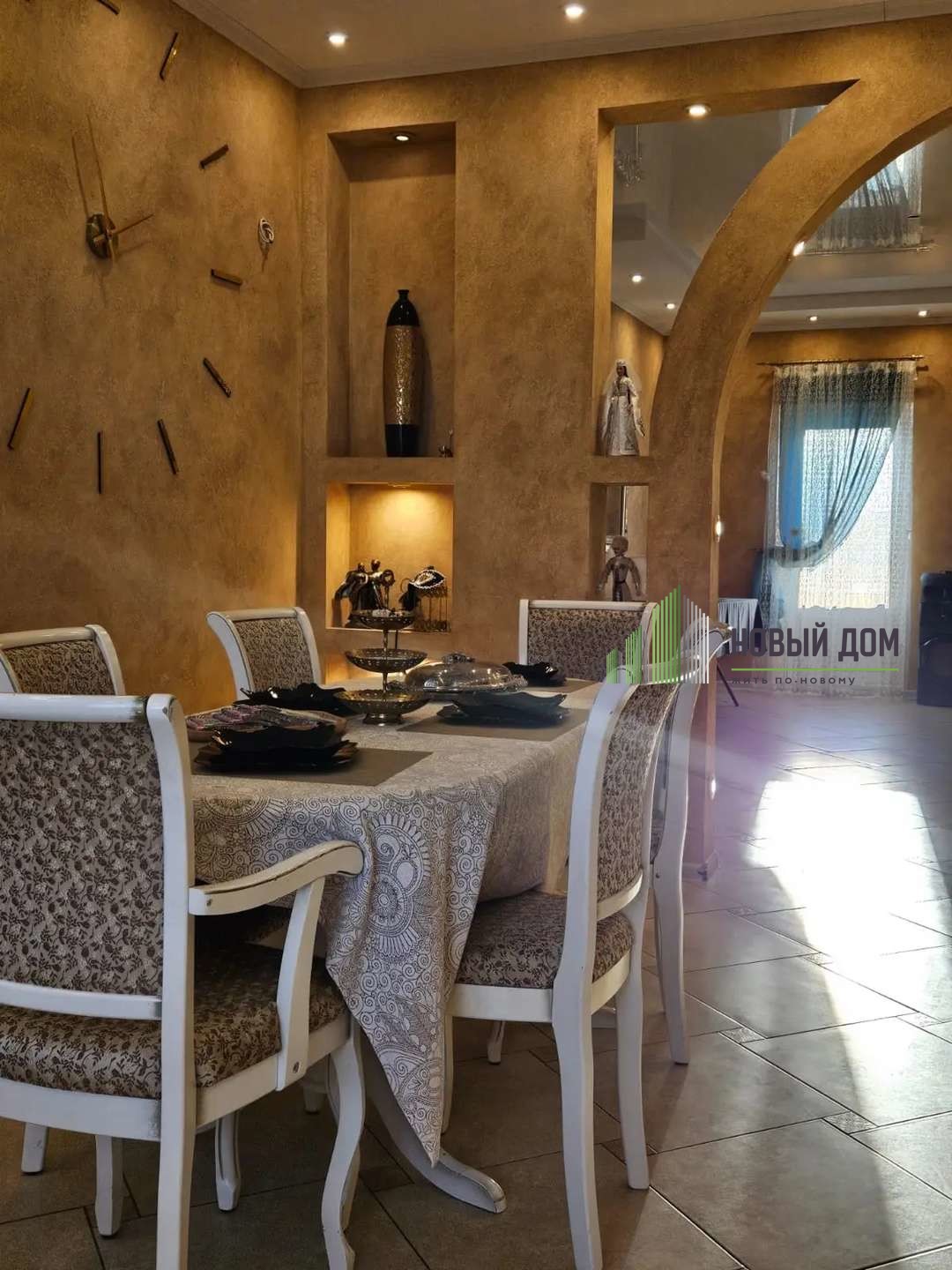 Коммерческая, 280 м² — , 48