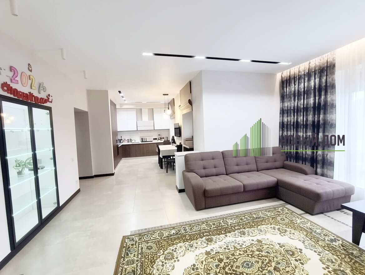 Коттедж, 250 м² — улица Чапаева