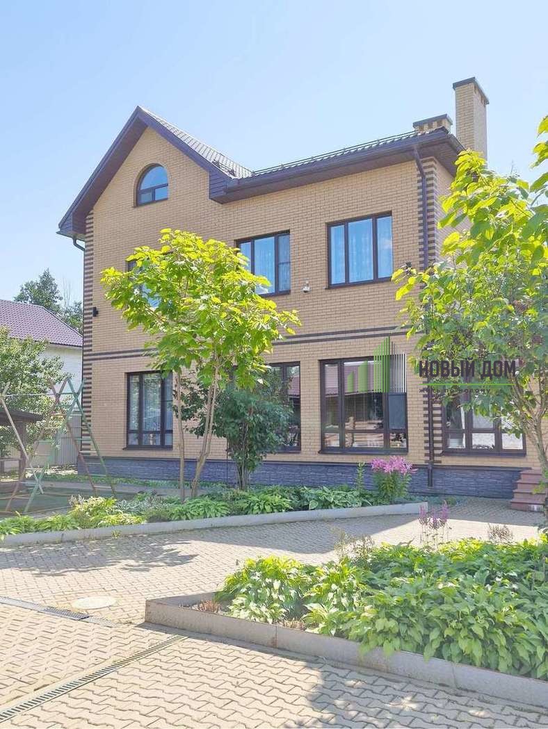 Коттедж, 250 м² — улица Чапаева